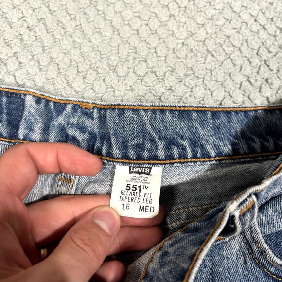 VTG Levi's 551 Women's 16 Med Relaxed Fit Tapered Leg USA Made Jeans Sz 32x30 - Picture 4 of 9